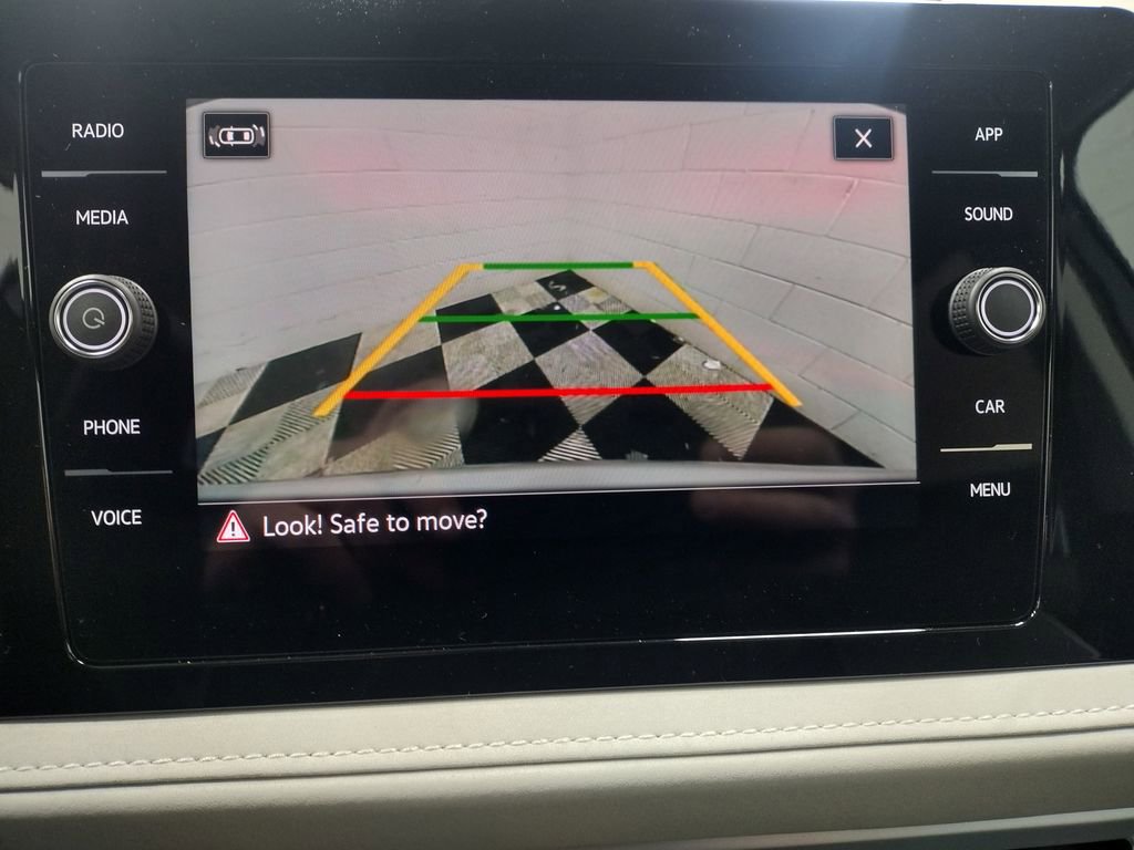 New 2025 Volkswagen Taos SE image 9