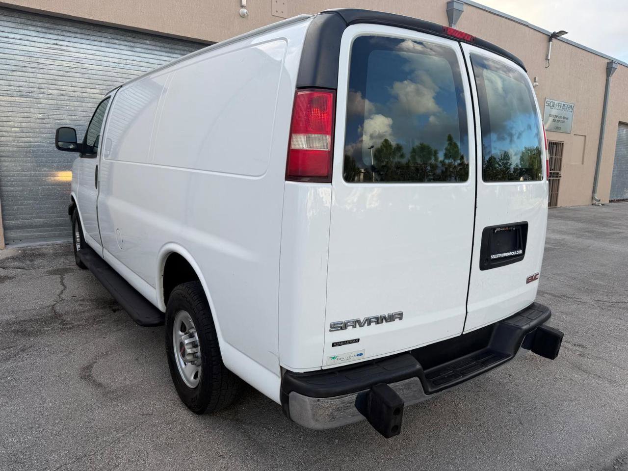 Used 2016 GMC Savana 2500 image 11