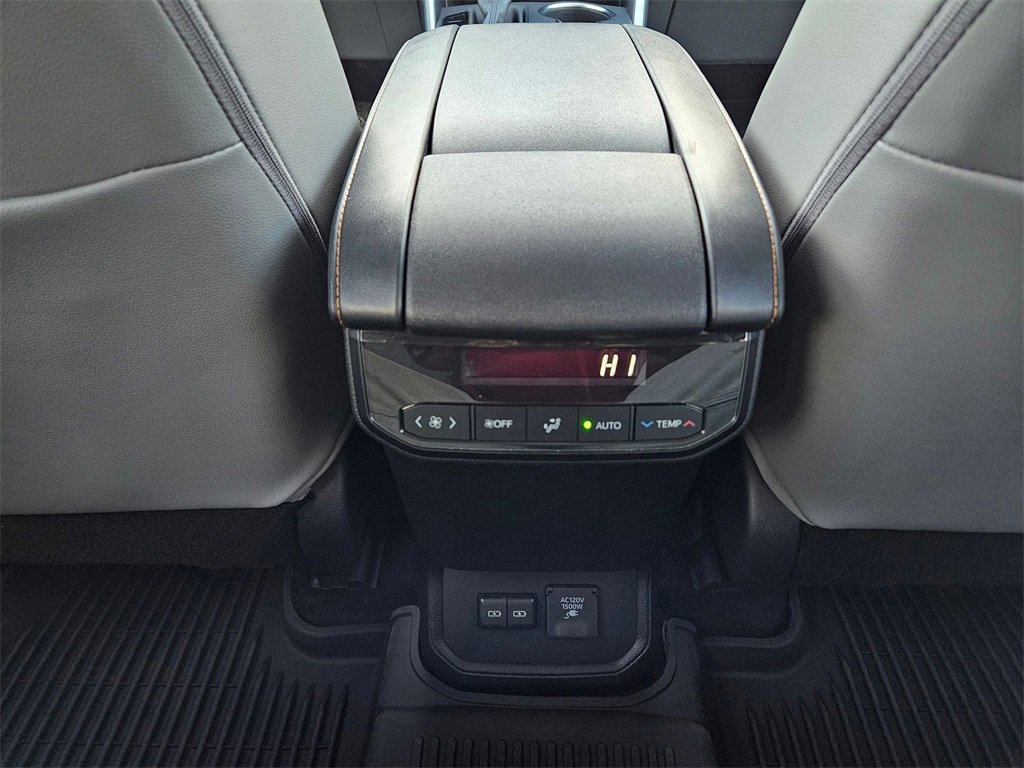 Certified 2023 Toyota Highlander Bronze Edition image 24