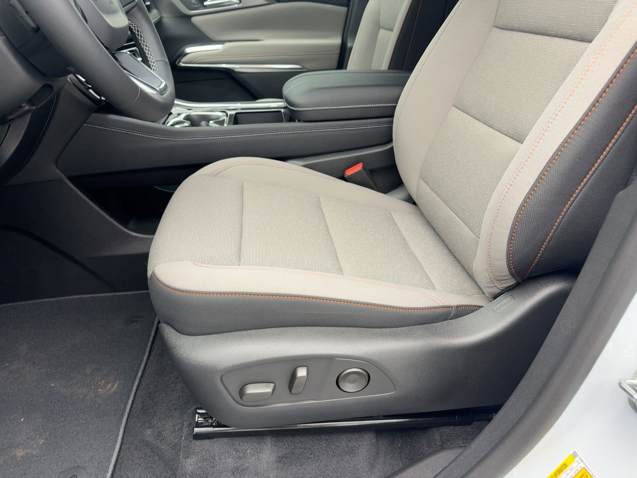 New 2026 Chevrolet Traverse LT w/ Driver Confidence Package image 14