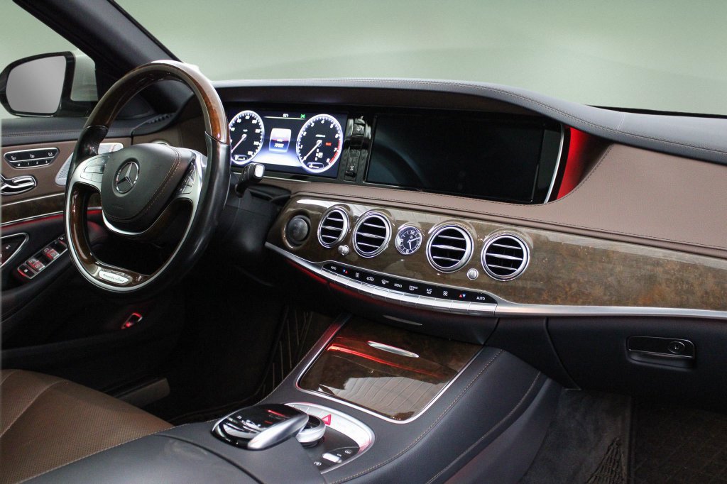 Used 2017 Mercedes-Benz S 550 Sedan image 21