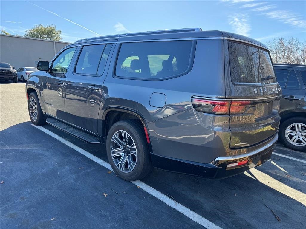 Used 2023 Jeep Wagoneer L 4WD w/ Premium Group I image 7