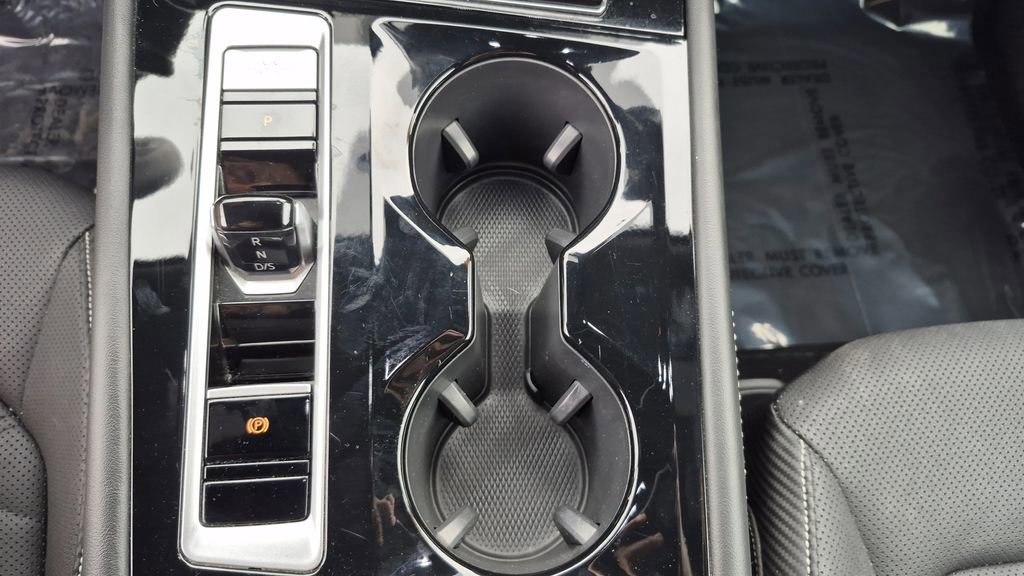 Used 2024 Volkswagen Atlas Cross Sport SE image 9