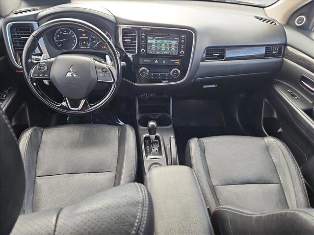 Used 2016 Mitsubishi Outlander GT image 18