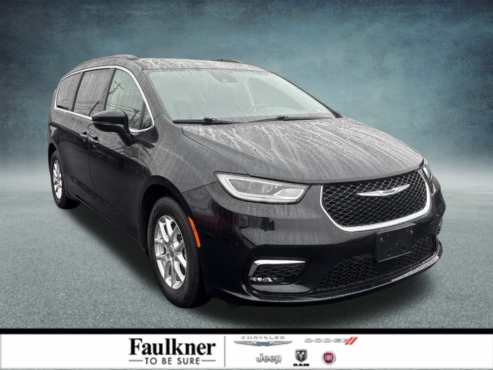 Used 2022 Chrysler Pacifica Touring-L image 1