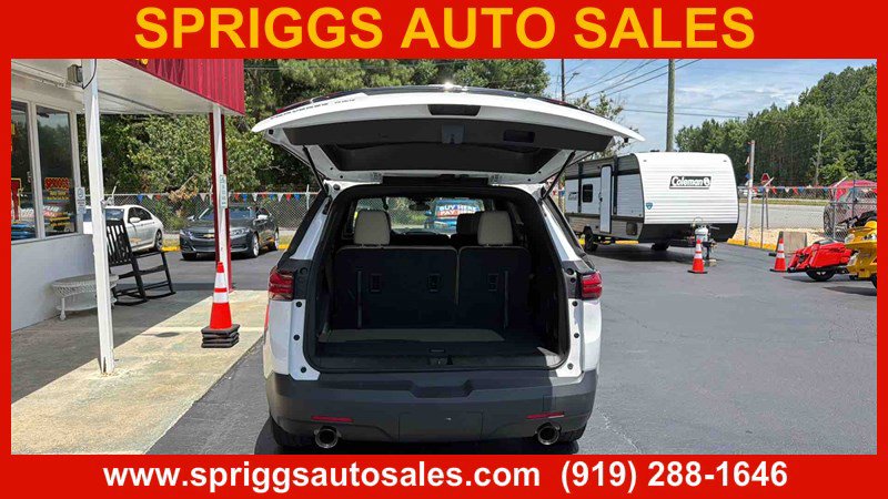 Used 2023 Chevrolet Traverse LS w/ LPO, Cargo Package AWD/4WD image 9