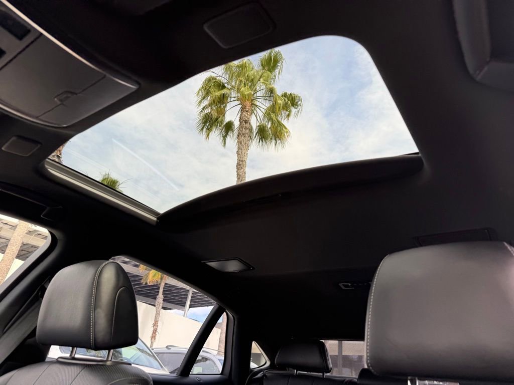 Used 2019 Lexus LS 500 w/ Accessory Package (Z2) RWD image 2