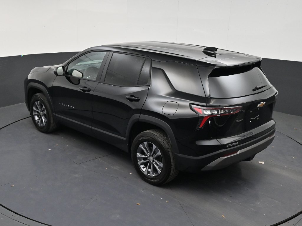 Used 2026 Chevrolet Equinox LT w/ Safety and Technology Package FWD image 14