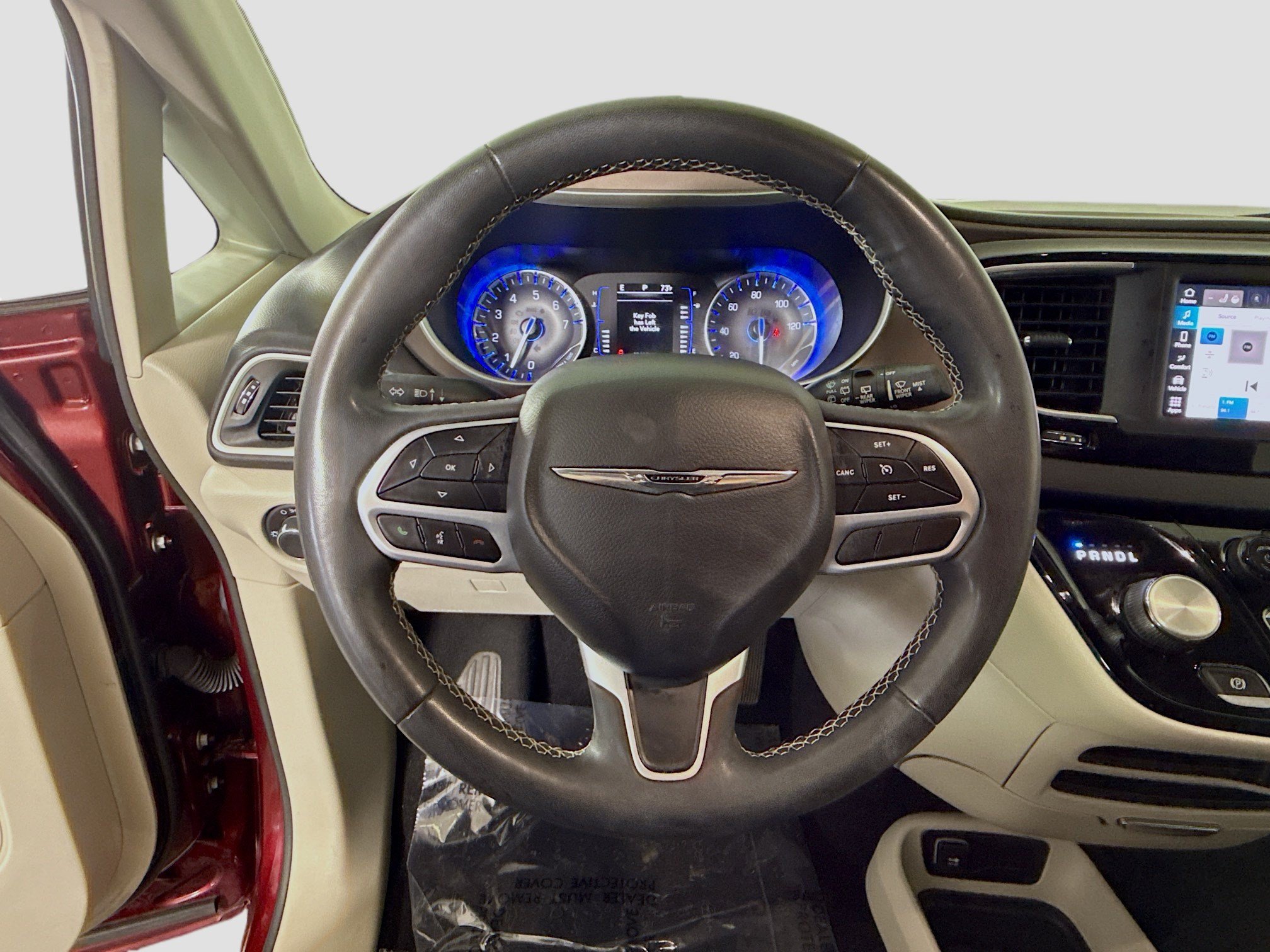 Used 2022 Chrysler Voyager LX FWD image 13