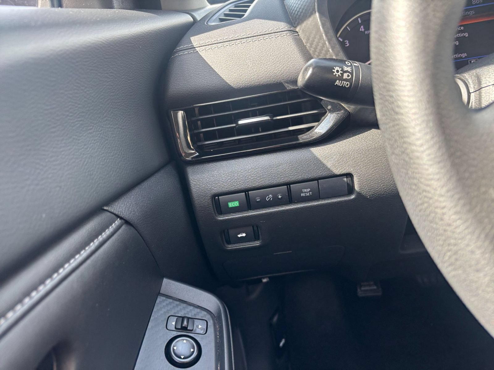Used 2025 Nissan Sentra SV FWD image 32