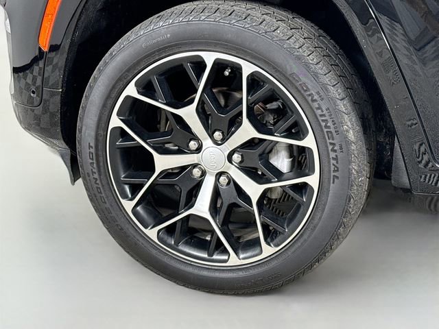 Used 2023 Jeep Grand Cherokee Summit image 32