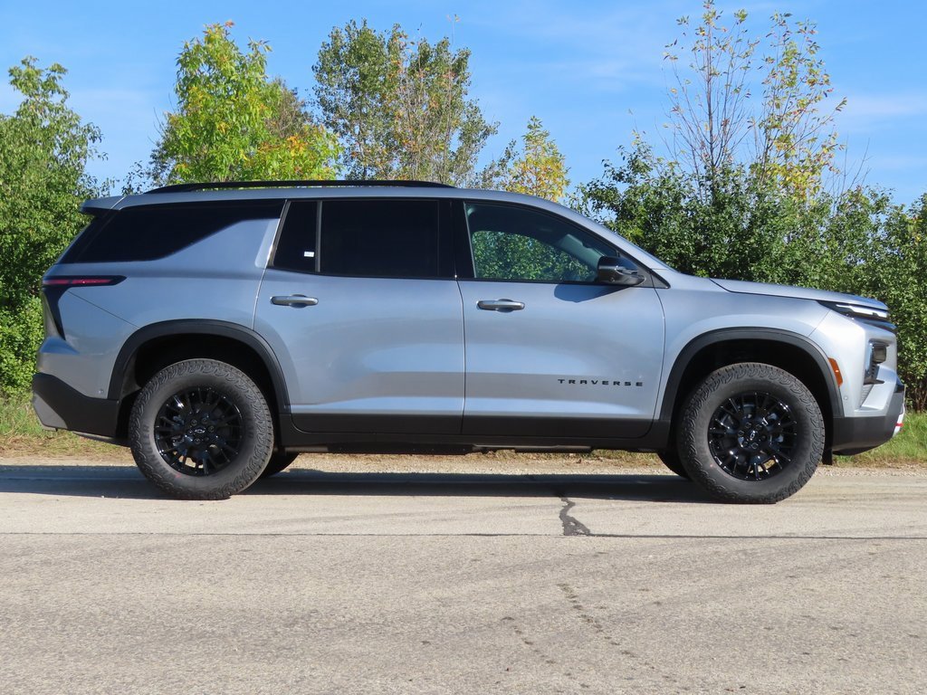 New 2026 Chevrolet Traverse Z71 w/ Enhanced Driving Package image 2