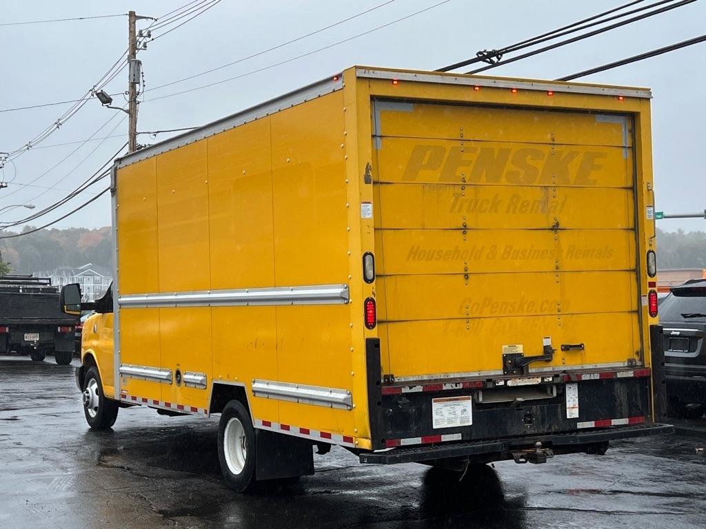 Used 2016 GMC Savana 3500 Extended RWD image 3