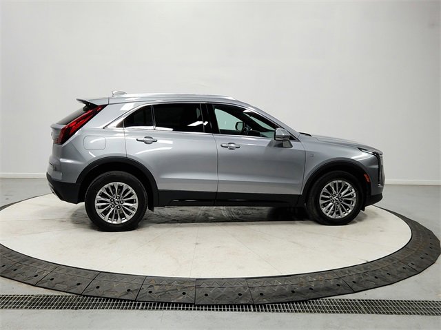Used 2024 Cadillac XT4 Premium Luxury image 8