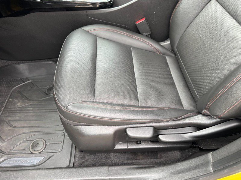 Used 2024 Chevrolet Trax RS w/ Sunroof Package image 15