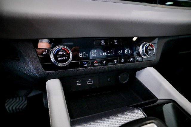 Used 2024 Mitsubishi Outlander SEL Black Edition image 40