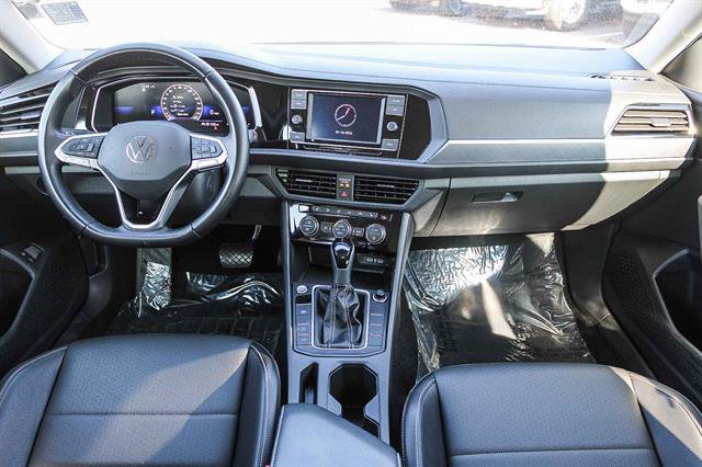 Used 2024 Volkswagen Jetta SE image 12