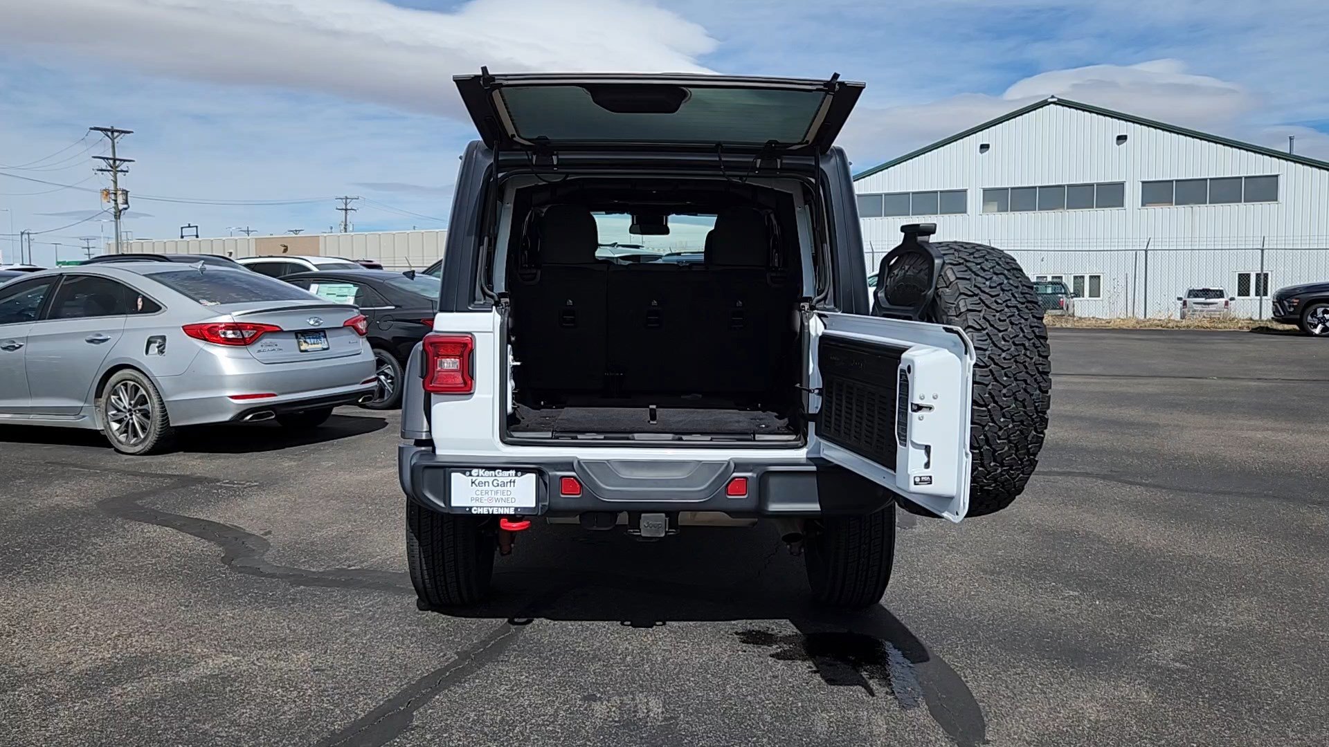 Used 2025 Jeep Wrangler Unlimited Rubicon image 18