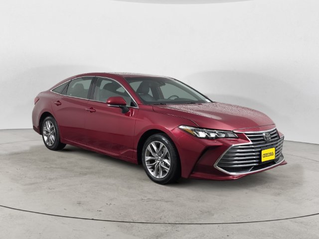 Used 2022 Toyota Avalon XLE FWD image 3