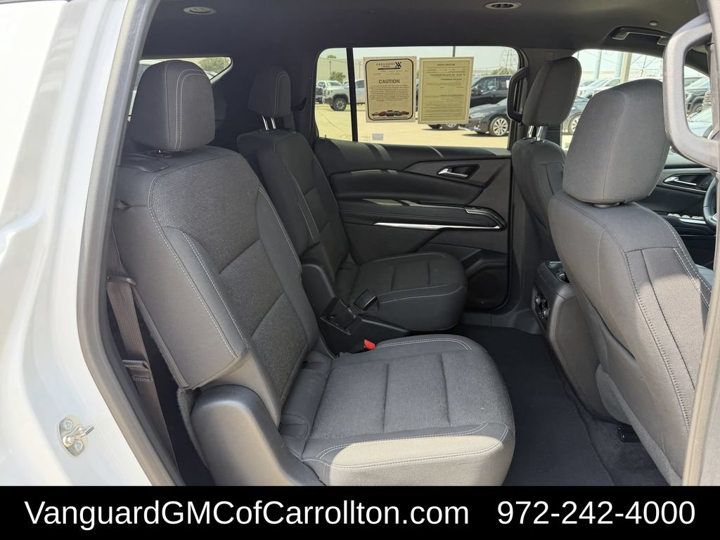 Used 2025 Chevrolet Traverse LT AWD/4WD image 32