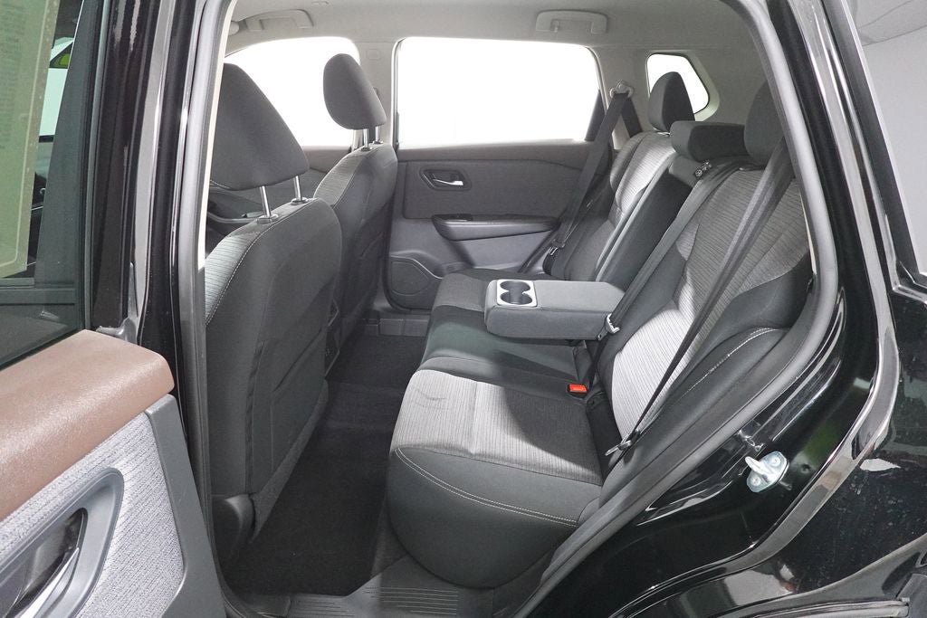 Used 2022 Nissan Rogue SV FWD image 23