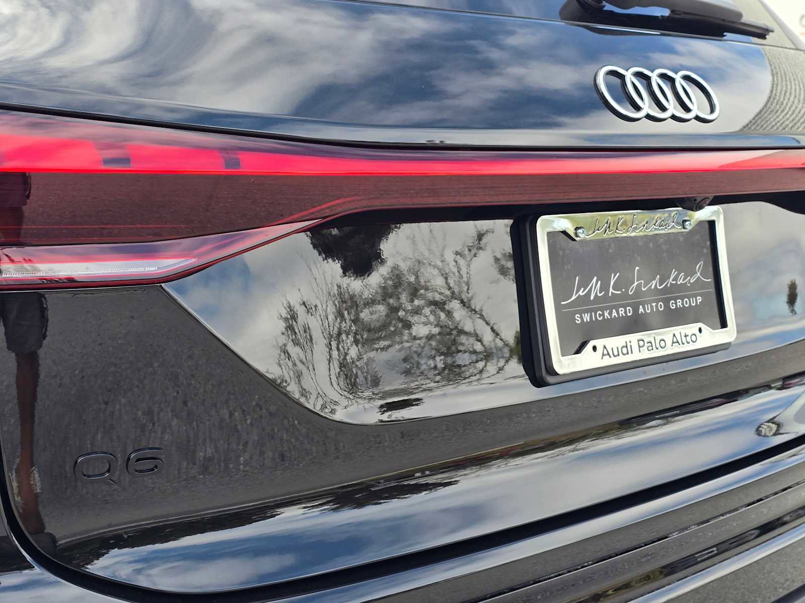 New 2025 Audi Q6 e-tron Premium Plus image 17