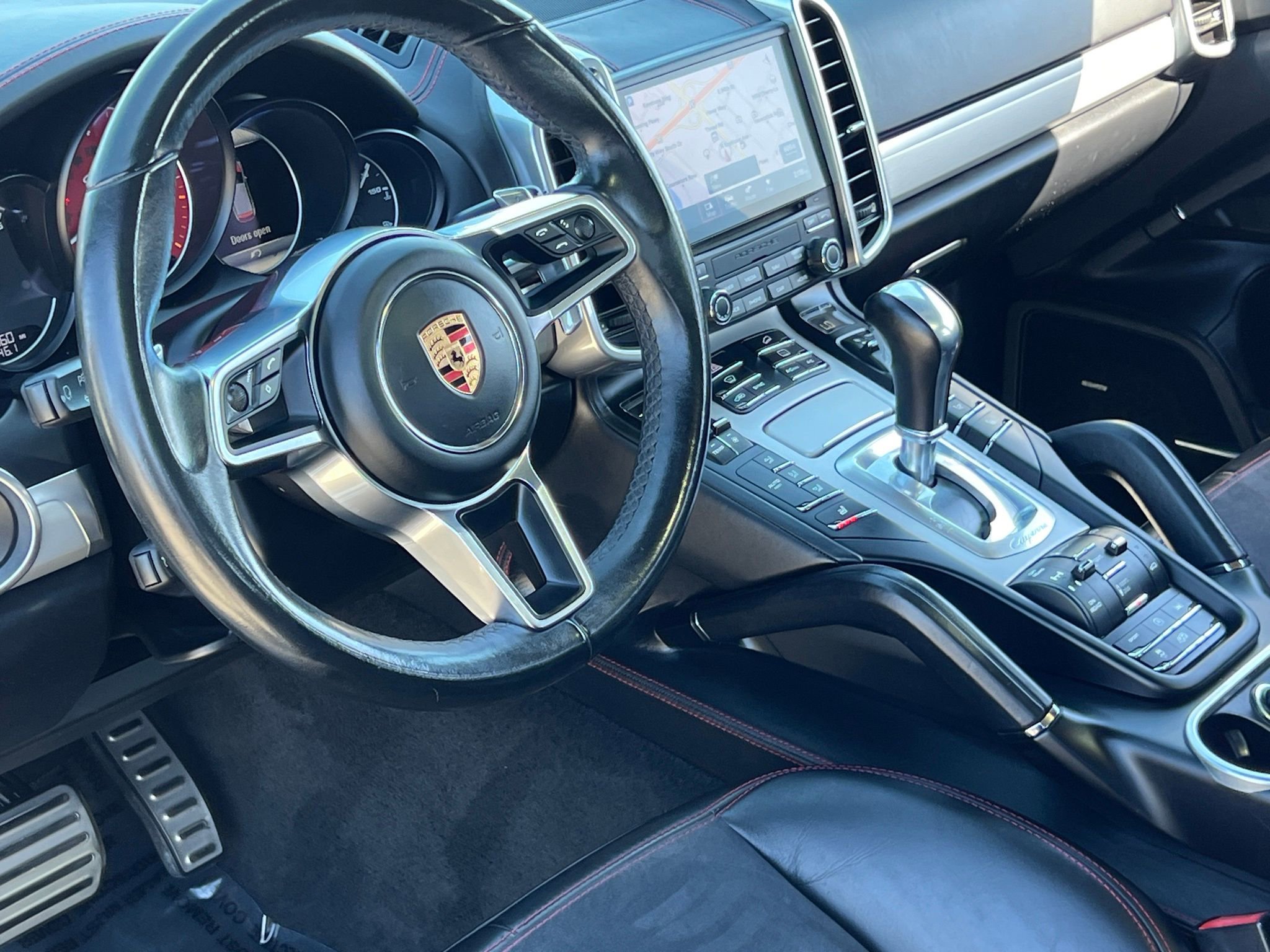 Used 2017 Porsche Cayenne GTS image 2