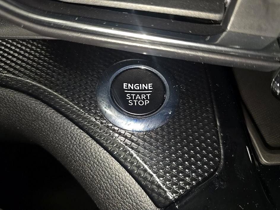 Used 2023 Ford Explorer ST-Line image 17