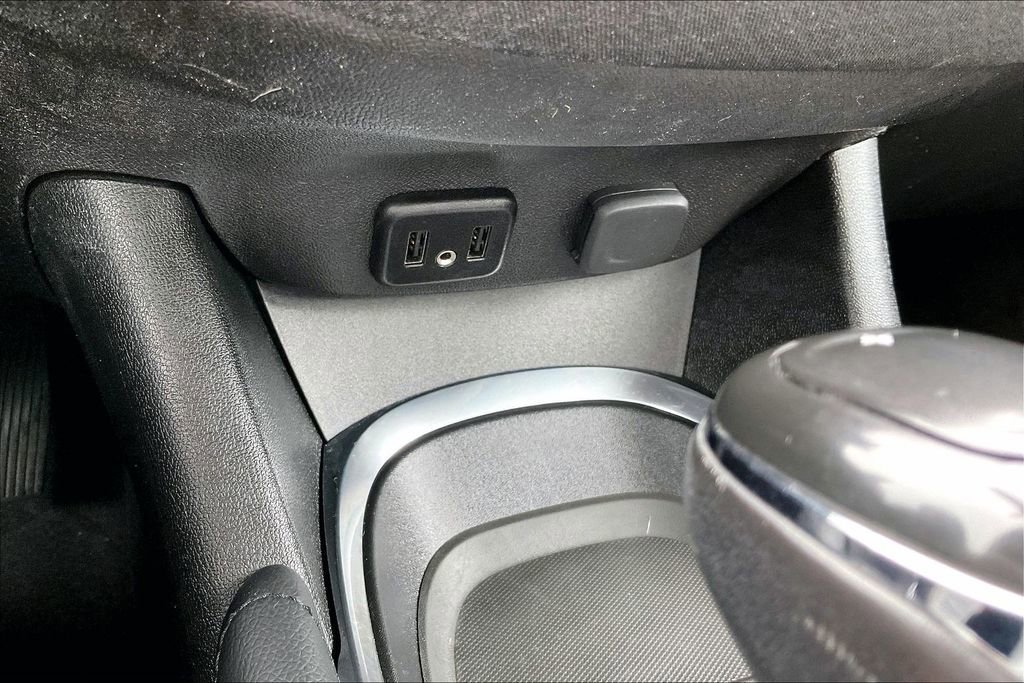 Used 2018 Chevrolet Malibu LT image 16