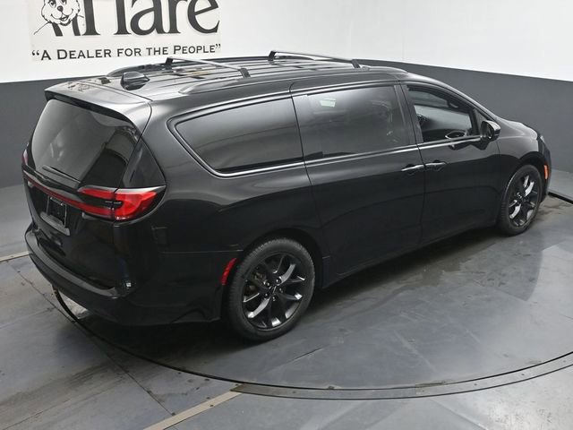 Used 2023 Chrysler Pacifica Touring-L w/ S Appearance Package FWD image 40
