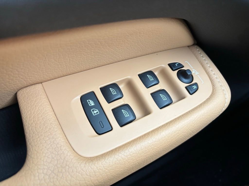 Used 2020 Volvo XC60 T5 Momentum image 30