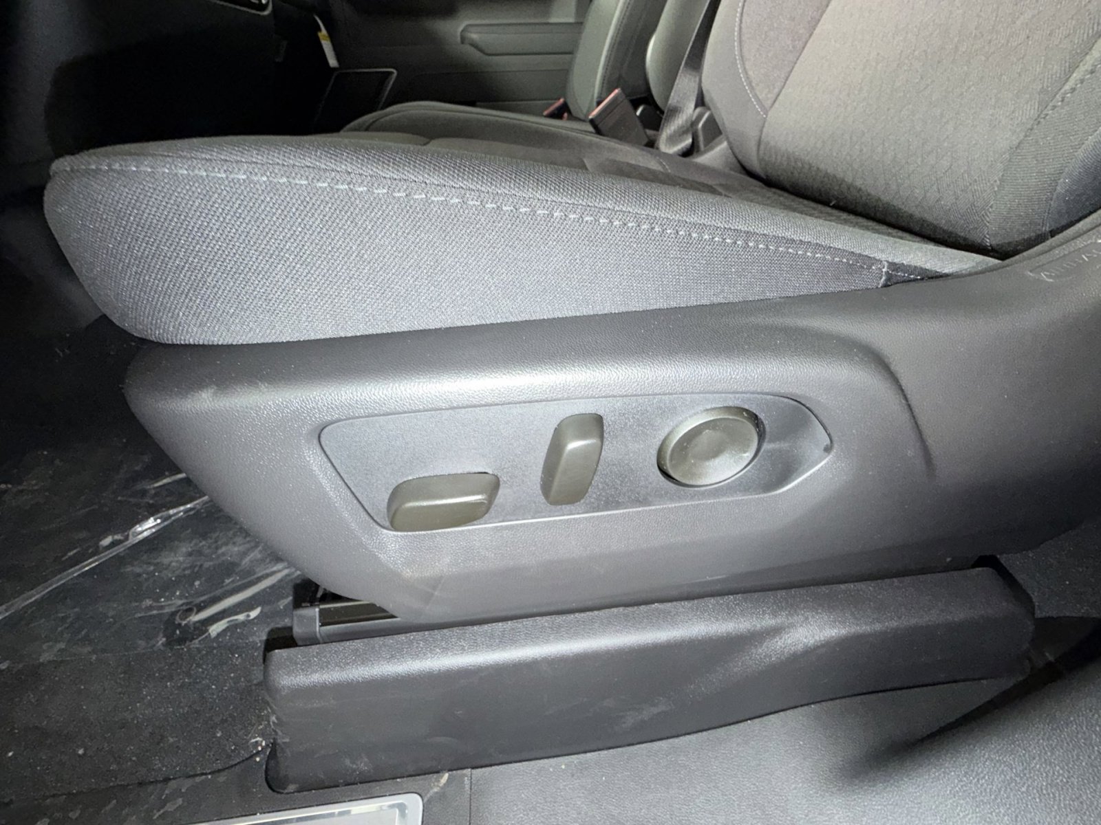 New 2026 GMC Sierra 1500 SLE w/ Preferred Package image 14