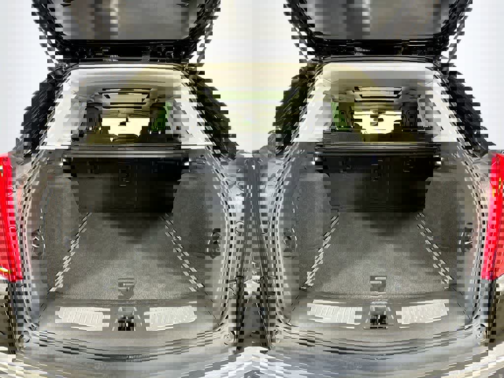 Used 2017 Cadillac XT5 Luxury w/ Driver Awareness Package AWD/4WD image 21