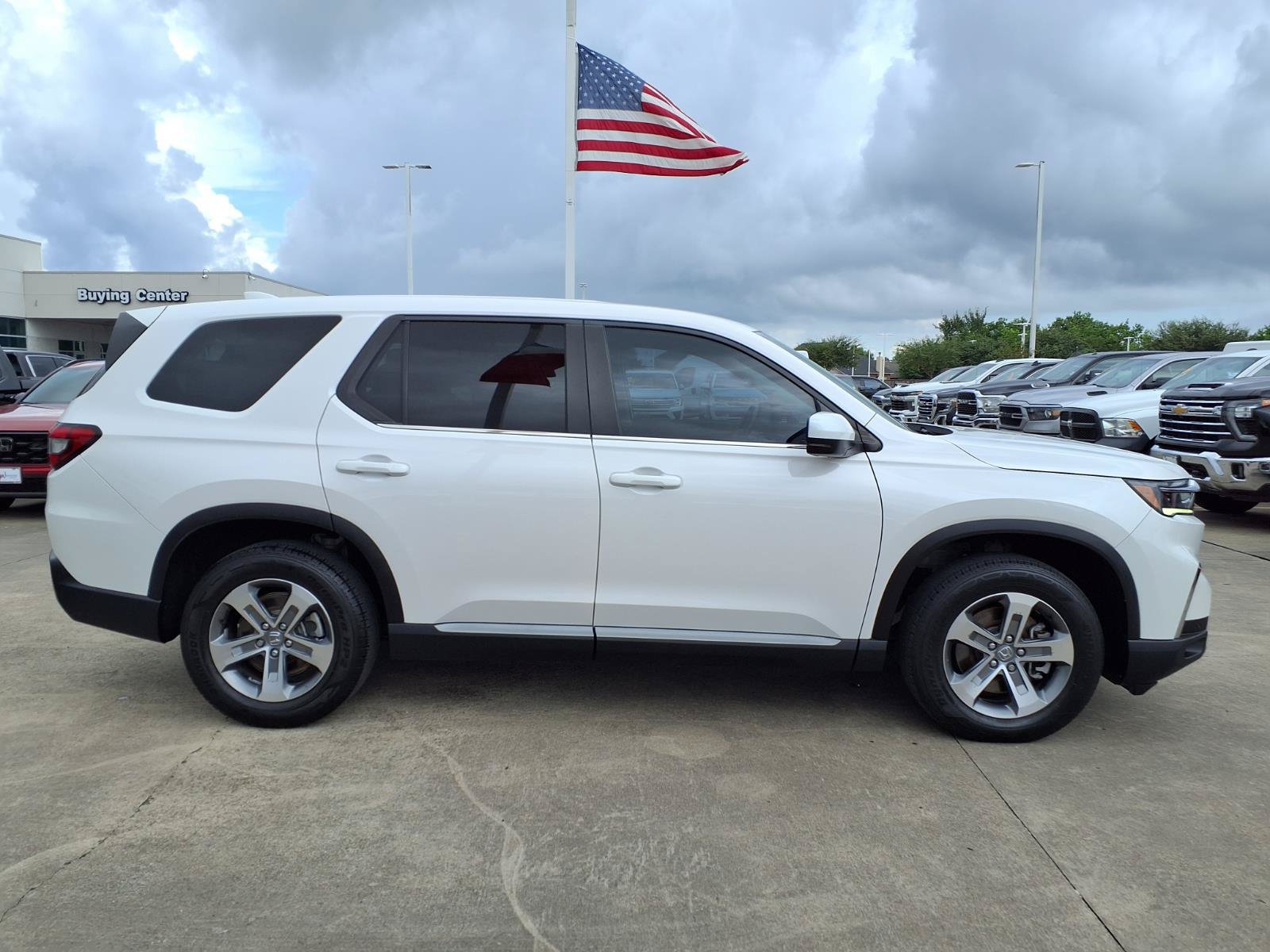 Used 2023 Honda Pilot EX-L image 4
