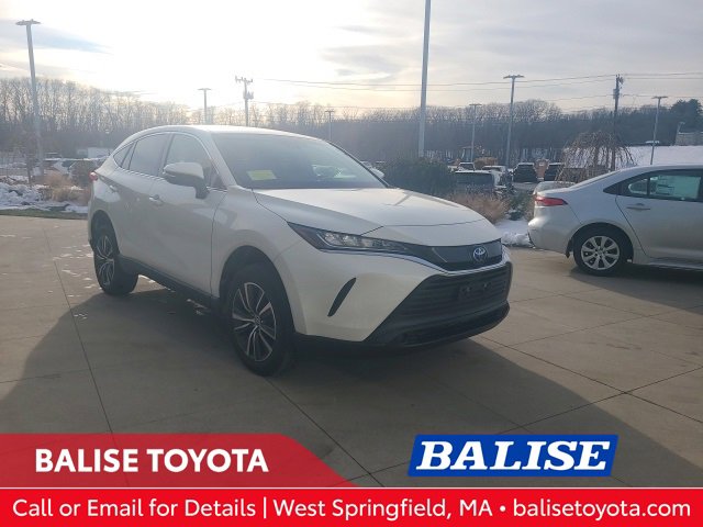 Used 2022 Toyota Venza LE image 1