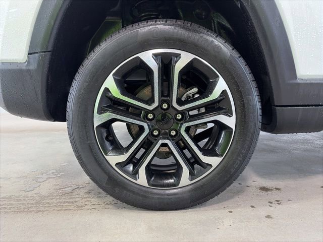 Used 2024 Jeep Compass Limited w/ Sun and Sound Group image 9