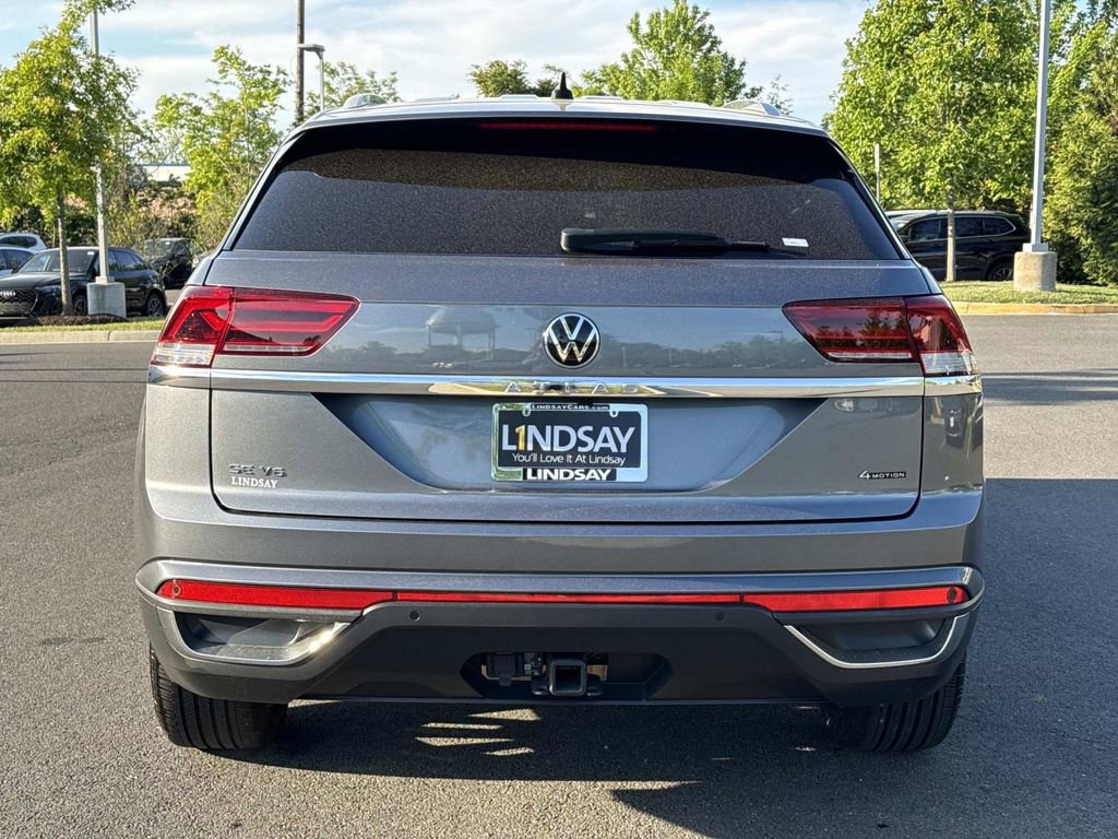 Used 2023 Volkswagen Atlas Cross Sport SE w/ Black Wheel Package AWD/4WD image 4