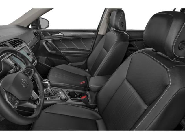 Used 2023 Volkswagen Tiguan SE w/ Panoramic Sunroof Package FWD image 12