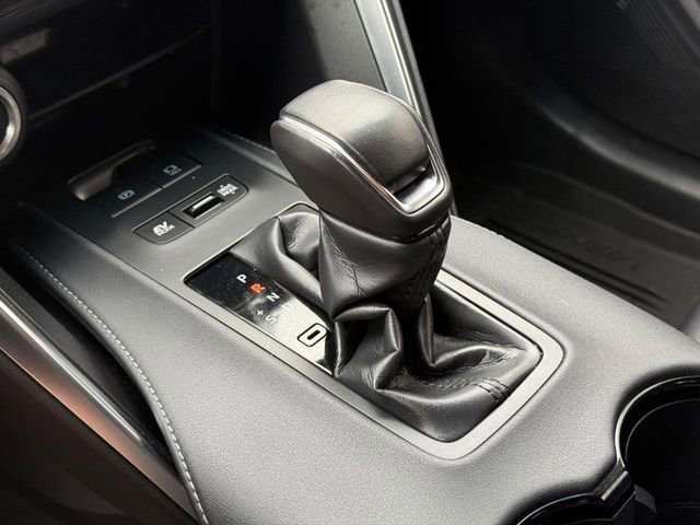 Used 2023 Toyota Venza LE AWD/4WD image 18