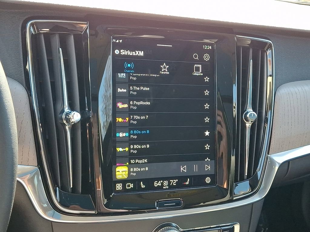 Used 2025 Volvo V90 B6 Cross Country Plus w/ Protection Package Premier image 18