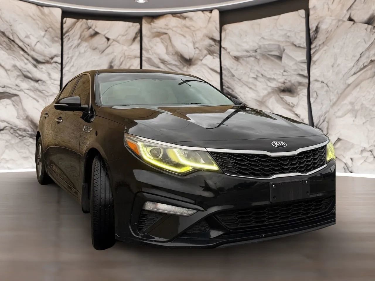 Used 2019 Kia Optima LX image 4