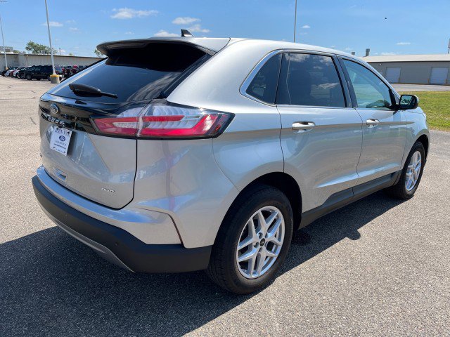 Used 2023 Ford Edge SEL w/ Convenience Package image 6