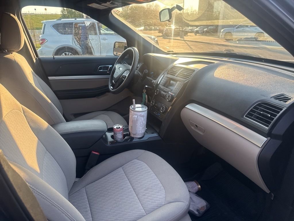 Used 2018 Ford Explorer FWD image 16