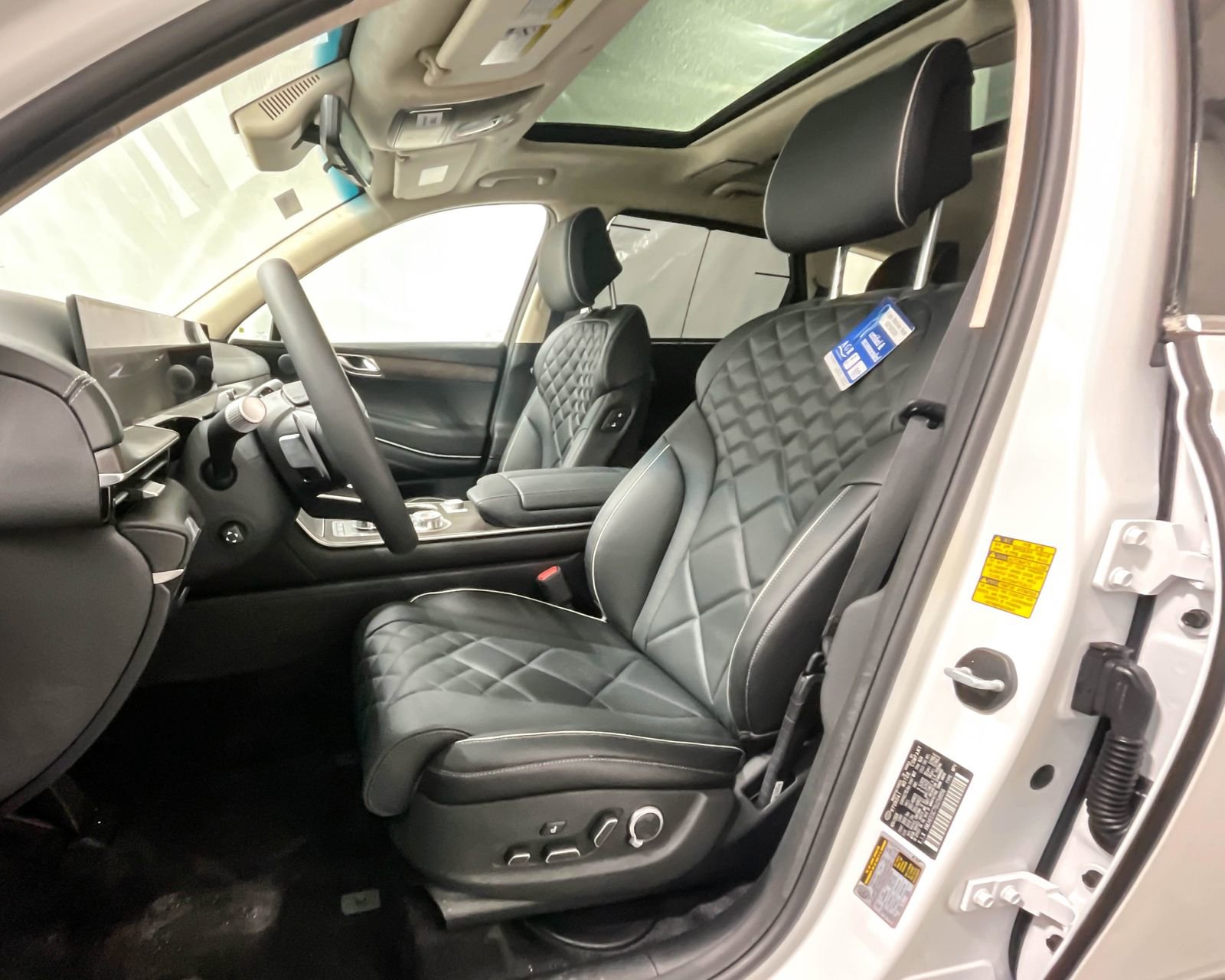 New 2025 Genesis GV80 3.5T Prestige image 10