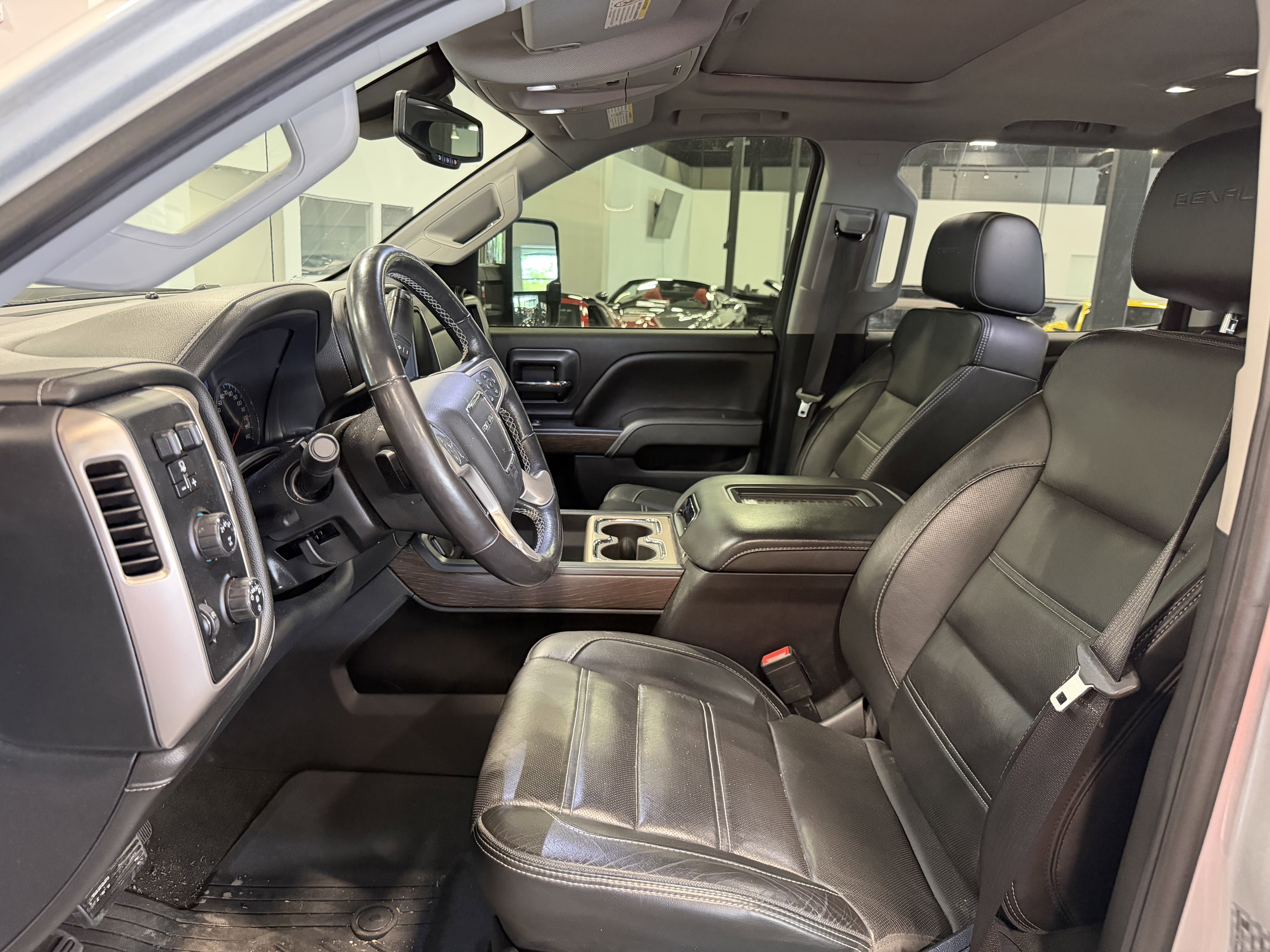 Used 2018 GMC Sierra 3500 Denali w/ Duramax Plus Package AWD/4WD image 9