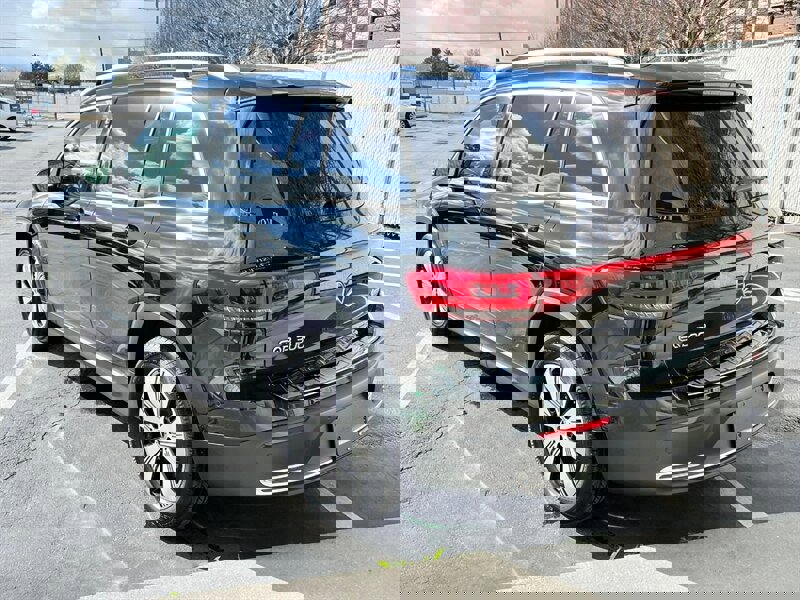 Used 2023 Mercedes-Benz EQB 300 4MATIC image 5