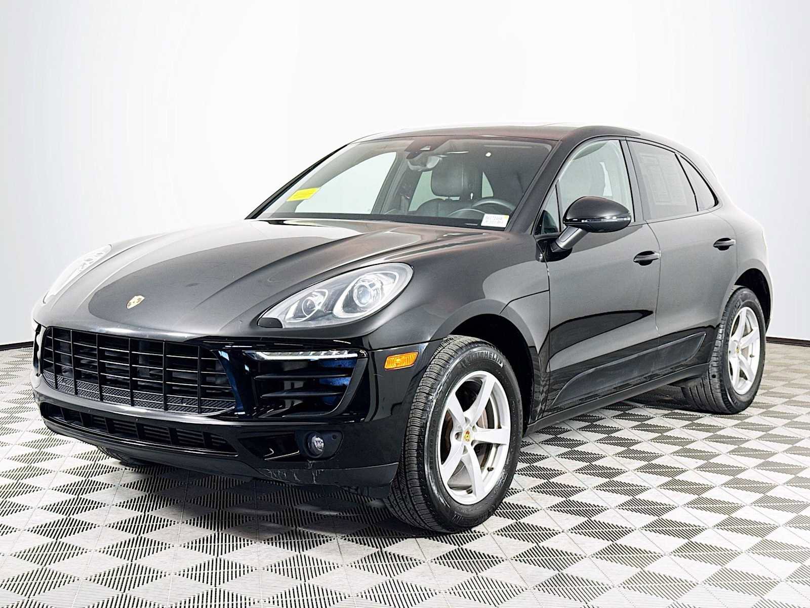 Used 2017 Porsche Macan image 1