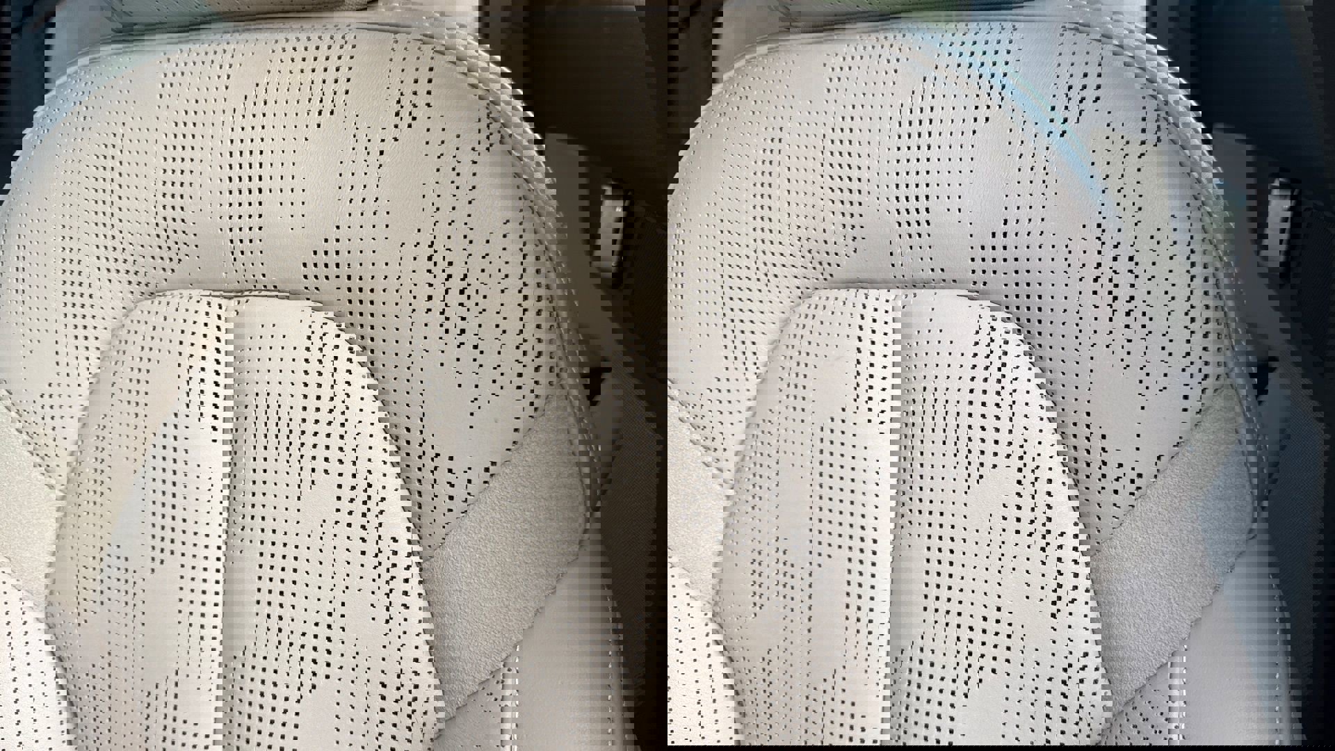 Certified 2022 Polestar Polestar 2 w/ Plus Package image 20