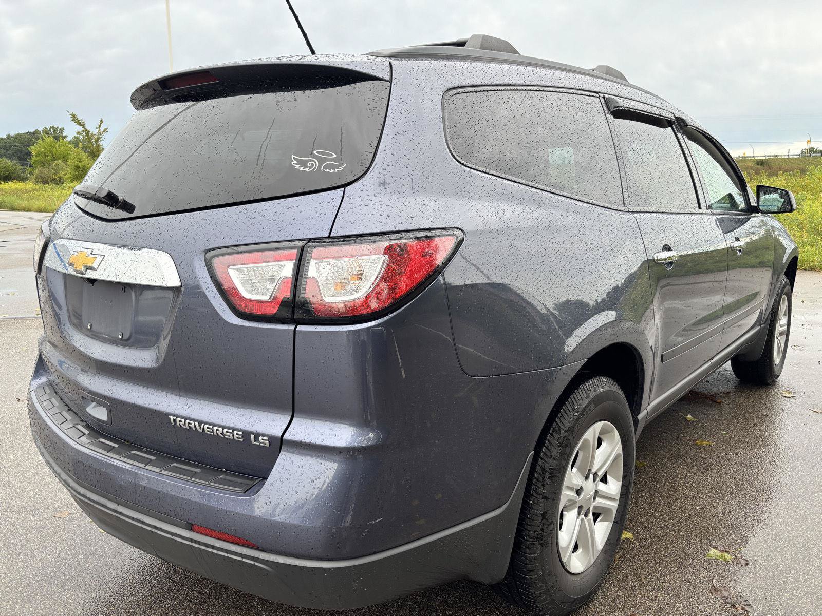 Used 2014 Chevrolet Traverse LS FWD image 7
