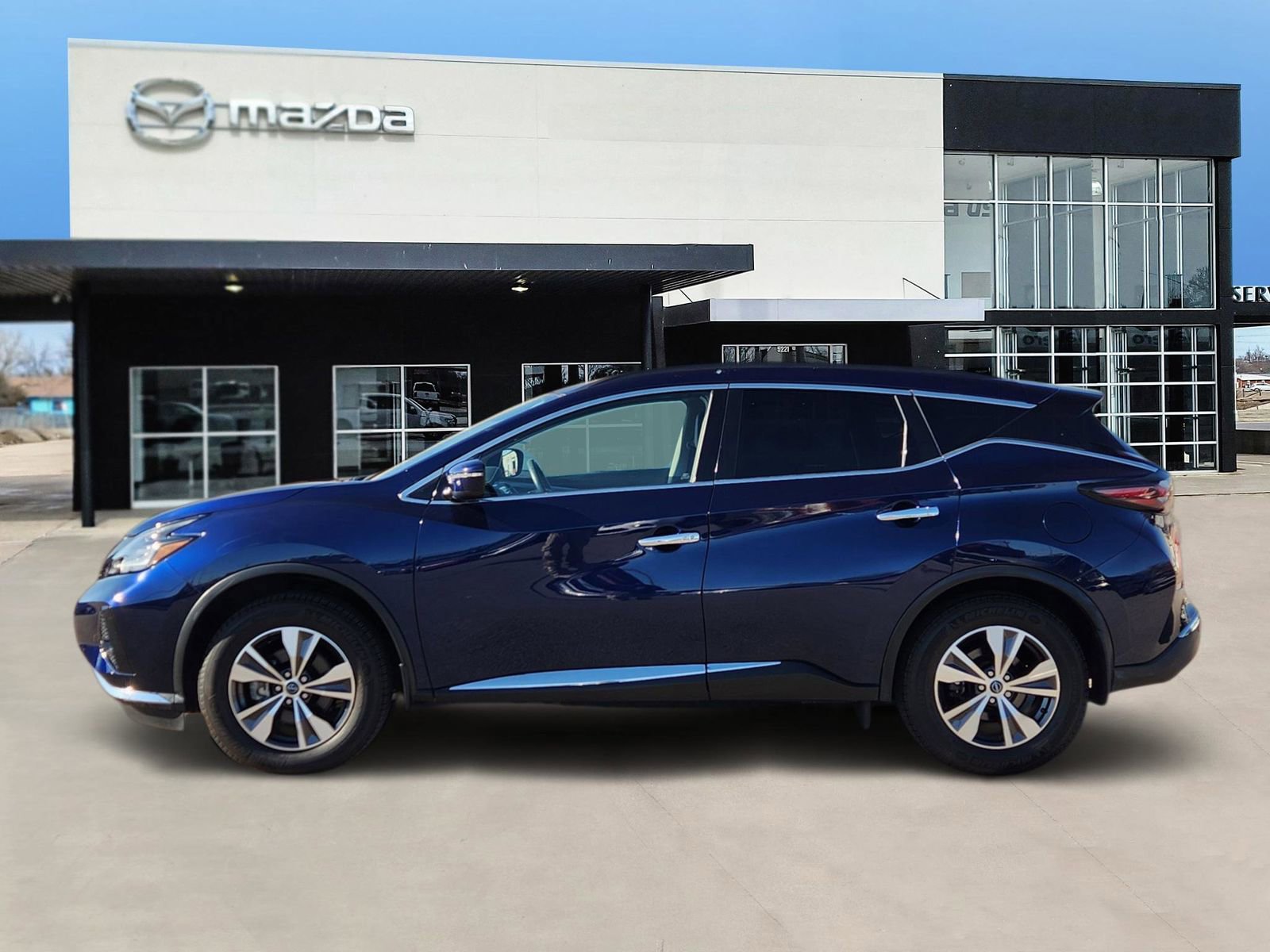 Used 2024 Nissan Murano SV image 3